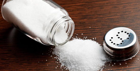 4 серйозні захворювання, на розвиток яких впливає проста сіль