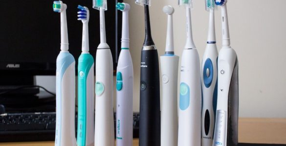 Експерти назвали правила використання електричної зубної щітки
