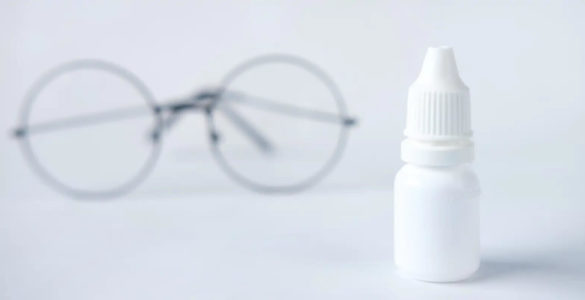 Американські вчені створили краплі очей, які здатні замінити окуляри