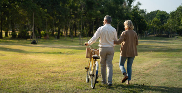 Секрети довголіття: людям старше 85 років радять гуляти не менше 10 хвилин на день